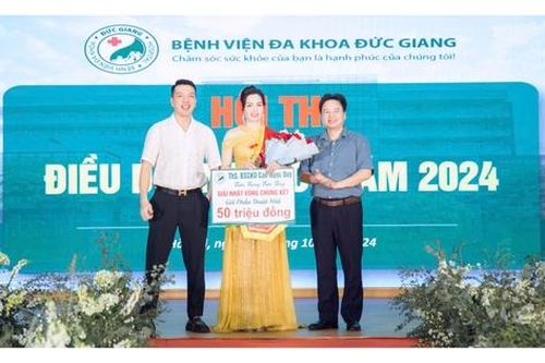 Tôn vinh những 'chiến sĩ' điều dưỡng chăm bệnh nhân tốt, ứng xử giỏi