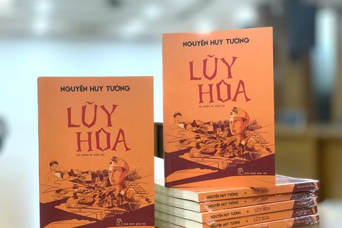 Phát hành 'Lũy hoa', những trang viết về người Hà Nội sống hào hoa, chiến đấu quả cảm