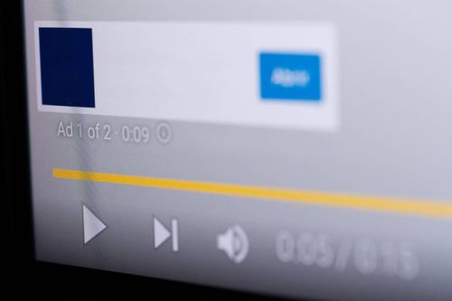 'Cú lừa' mới của YouTube với quảng cáo