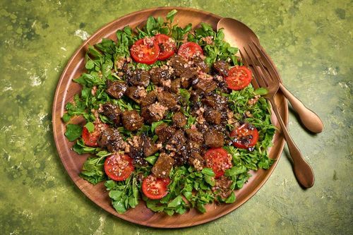 Báo Mỹ sửng sốt với món bò lúc lắc của Việt Nam