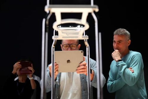 Sếp lớn của Apple về hưu