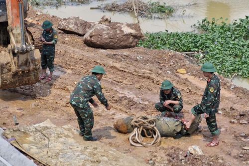 Hà Tĩnh: hủy nổ an toàn quả bom nặng hàng trăm kg