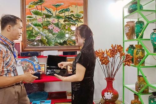 Hanoi Gift Show 2024 tạo cơ hội cho doanh nghiệp kết nối tiêu thụ sản phẩm