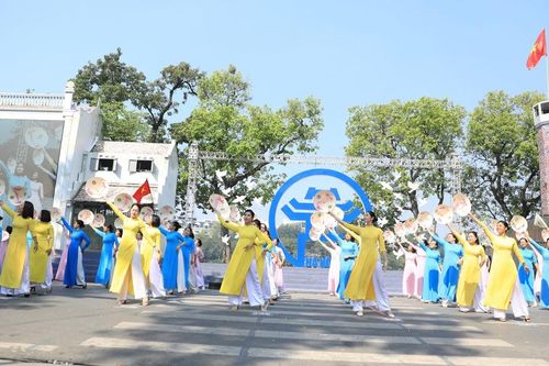 Bài 4: Tiên phong, dẫn dắt trong phát triển công nghiệp văn hóa