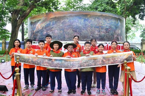 'Phụ san panorama Điện Biên Phủ của Báo Nhân Dân là thí dụ về đổi mới báo in tầm cỡ thế giới'