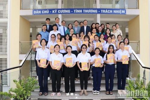 Đồng Nai tổ chức dạy thí điểm tiếng Hàn trong trường phổ thông