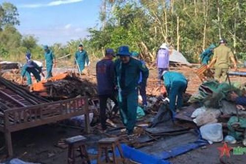 Kiên Giang: Gần 70 cán bộ, chiến sĩ khắc phục hậu quả lốc xoáy trên địa bàn huyện Giồng Riềng