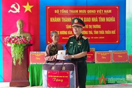 Trung tướng Phạm Trường Sơn dự Lễ khánh thành và bàn giao Nhà tình nghĩa tặng thân nhân liệt sĩ