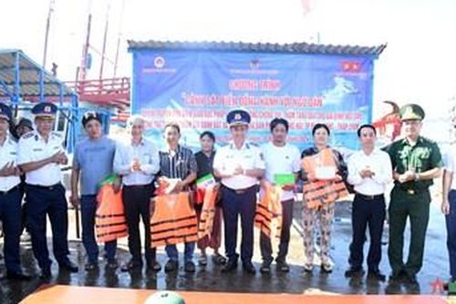 Hải đoàn 32, Vùng Cảnh sát biển 3 đồng hành cùng ngư dân Ninh Thuận