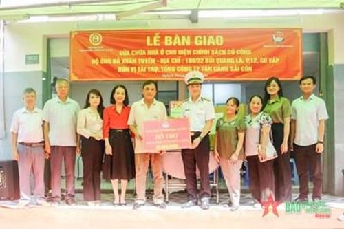 Tân Cảng Sài Gòn bàn giao nhà Đại đoàn kết