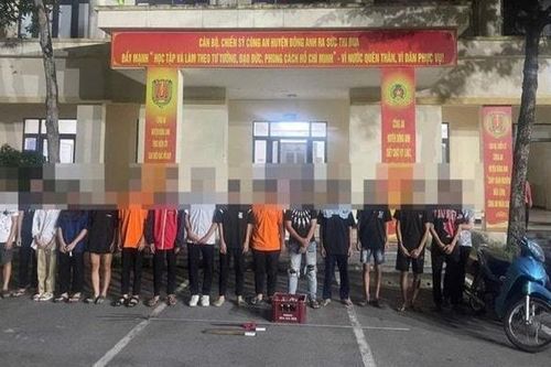 Bắt nhóm đối tượng mang hung khí gây rối trật tự công cộng