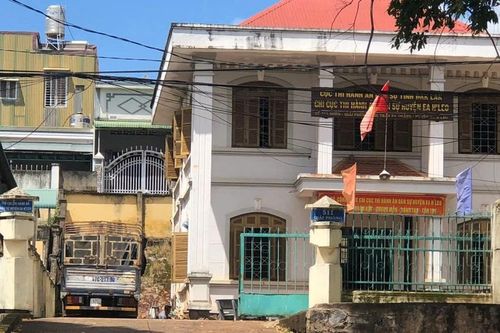 Một chấp hành viên Chi cục Thi hành án dân sự có hành vi 'nhận hối lộ'
