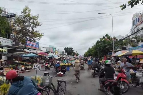 TP Hồ Chí Minh: Nan giải 'bài toán' chợ tự phát