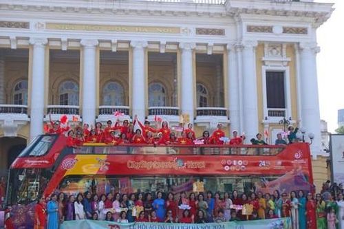 Miễn phí xe buýt 2 tầng nhân Ngày Giải phóng Thủ đô