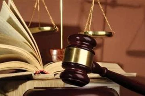 Khởi tố chánh văn phòng UBND huyện ở Cà Mau