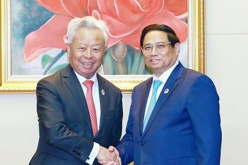 Thủ tướng đề nghị AIIB hỗ trợ vốn làm đường sắt kết nối với Trung Quốc