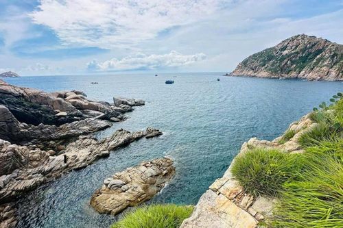 Về miền cát trắng, biển xanh