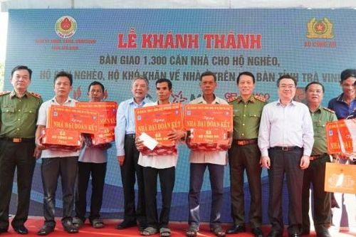 Khánh thành và bàn giao 1.300 căn nhà cho người nghèo tại tỉnh Trà Vinh