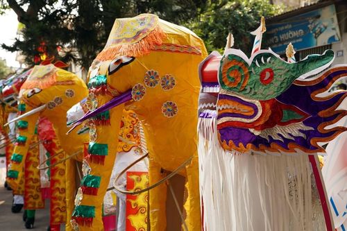 Đưa thủ phủ 'cõi âm' và làng nghề sơn mài vào tour cho khách quốc tế