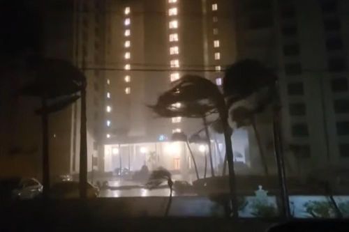 Siêu bão Milton đổ bộ nước Mỹ, nhiều nơi ở Florida ghi nhận thương vong