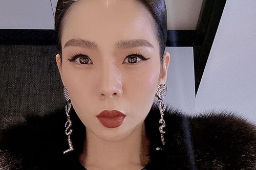 Lệ Quyên tuyên bố kiện, BTV Hoài Anh khoe nhan sắc thời son rỗi