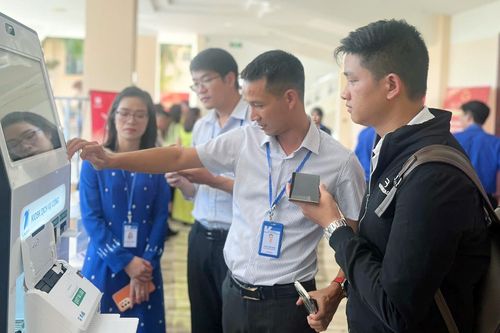 Lâm Đồng lắp đường truyền, thiết bị phát Wifi miễn phí cho người dân