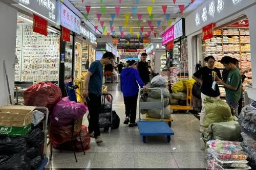 'Thủ phủ livestream' hoang tàn, giờ hóa 'thị trấn ma'