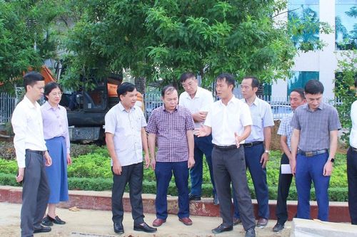 HĐND tỉnh Nghệ An khảo sát một số công trình, dự án đầu tư công chậm tiến độ tại thành phố Vinh