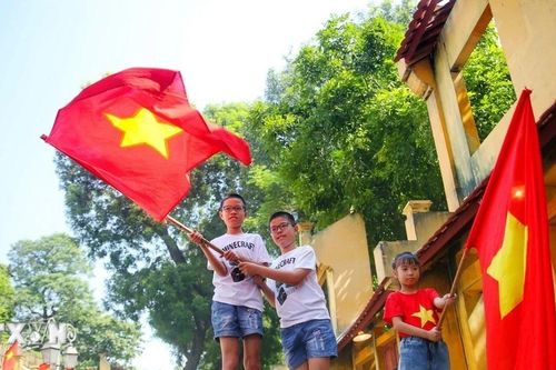 'Tiến về Hà Nội' - Niềm tin ấp ủ của những người con luôn hướng về Thủ đô