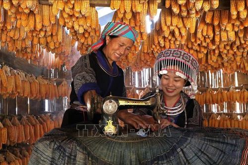 Du lịch Việt Nam: Độc đáo ngôi nhà ngô ở Màng Mủ