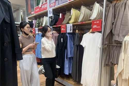 Công ty mẹ của Uniqlo tiếp tục 'ăn nên làm ra'