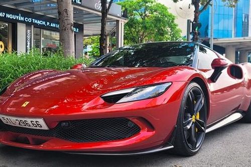 Cận cảnh siêu xe hybrid Ferrari 296 GTB gắn biển số độc tại Việt Nam