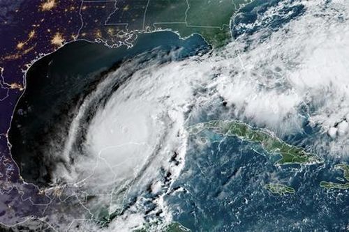 Siêu bão Milton chạm ngưỡng giới hạn của Trái đất, Florida đối mặt thảm họa