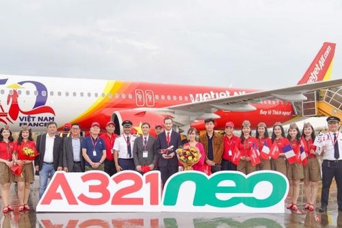 Vietjet nhận tàu bay mới mang biểu tượng 50 năm quan hệ Việt – Pháp