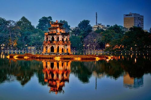 Ký ức và hiện tại: Sự thay đổi diệu kỳ của giao thông Thủ đô