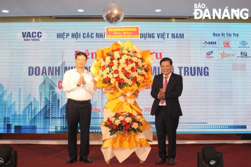 Giao lưu doanh nhân xây dựng miền Trung nhân ngày Doanh nhân Việt Nam 13-10