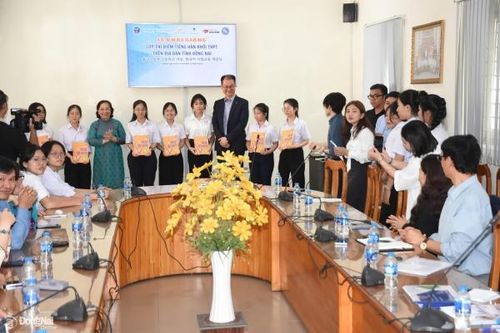 Gần 300 học sinh trung học phổ thông Đồng Nai tham gia học tiếng Hàn Quốc theo chương trình thí điểm
