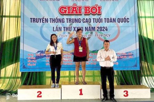 Hơn 200 vận động viên tham gia tranh tài tại Giải Bơi truyền thống trung, cao tuổi toàn quốc 2024