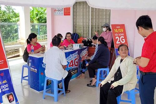 Các nhà mạng tích cực hỗ trợ người dân chuyển đổi thuê bao 2G sang thuê bao 4G