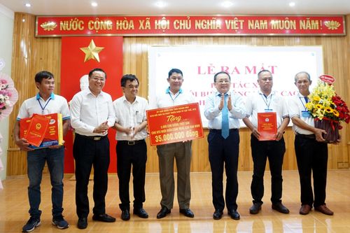 Ra mắt Hợp tác xã nuôi biển công nghệ cao Vạn Ninh