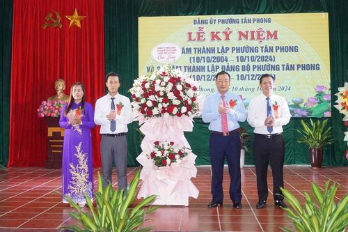 Lễ kỷ niệm 20 năm thành lập phường Tân Phong