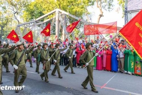 Kỷ niệm 70 năm Ngày Tiếp quản Thủ đô Hà Nội: Nghìn năm vẫn một trái tim này