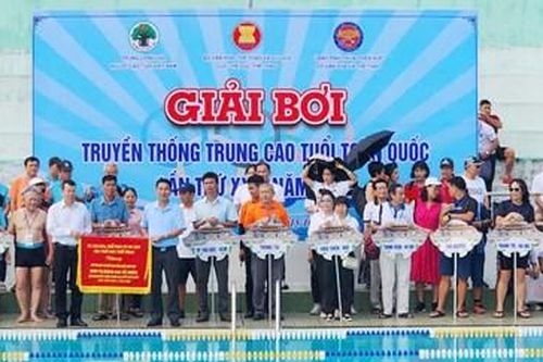 Sôi nổi giải bơi trung, cao tuổi toàn quốc