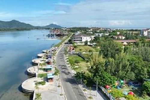 Thành phố Huế, huyện Phú Lộc và thị xã Hương Thủy họp bàn đẩy nhanh tốc độ phát triển KT- XH