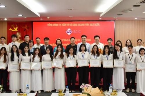 SCIC trao học bổng nâng bước tài năng trẻ năm 2024