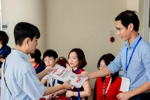 Thúc đẩy nghiên cứu vật liệu tiên tiến trong trường đại học: Quan trọng nhất là phải có sinh viên tài năng