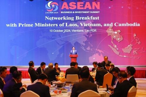 Thủ tướng đề nghị nâng tầm gắn kết ba nền kinh tế Việt - Lào - Campuchia