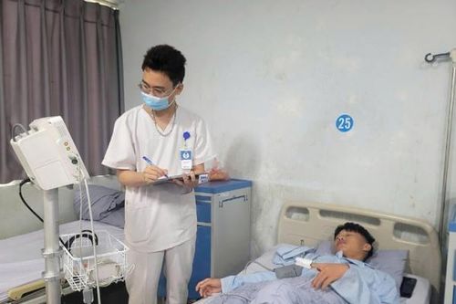 Tạm dừng bếp ăn để điều tra nguyên nhân khiến 50 học sinh, sinh viên phải nhập viện
