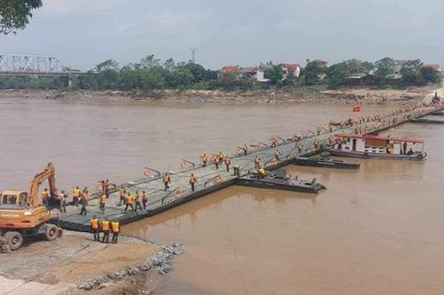 Điều chỉnh thời gian hoạt động cầu phao Phong Châu từ 5 giờ 30 đến 21 giờ hàng ngày