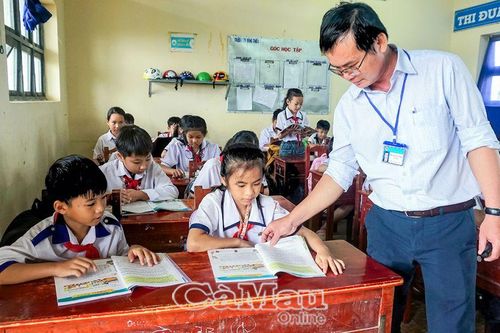 Thầy, cô giáo phải là tấm gương đạo đức